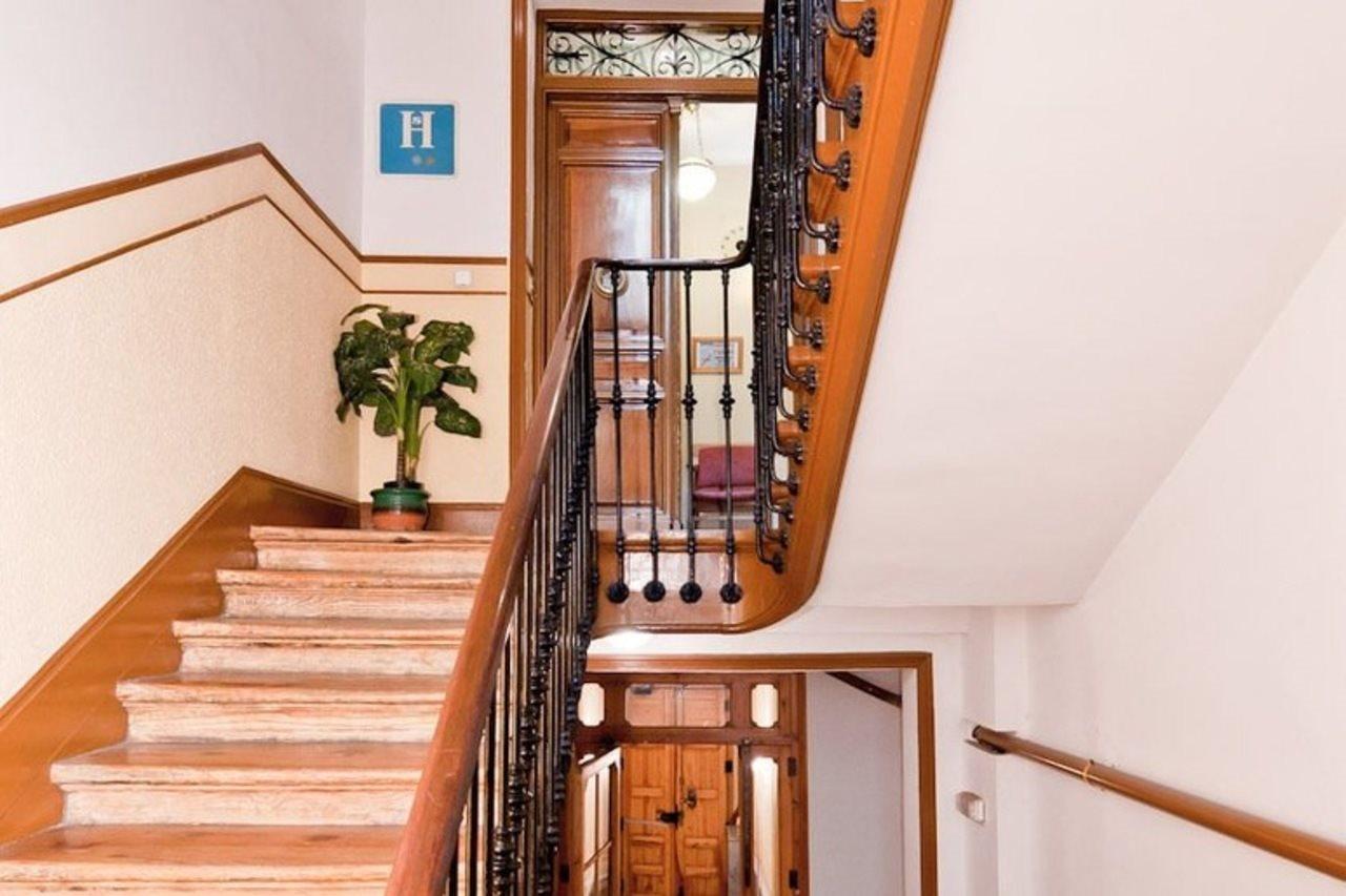 Hostal Las Cortes Madrid Buitenkant foto