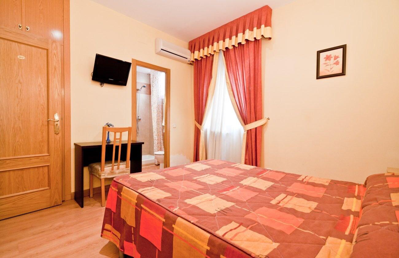 Hostal Las Cortes Madrid Buitenkant foto