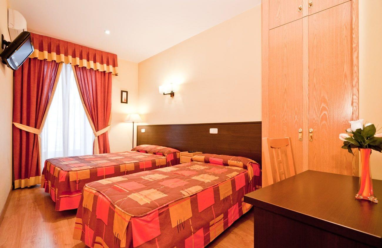 Hostal Las Cortes Madrid Buitenkant foto