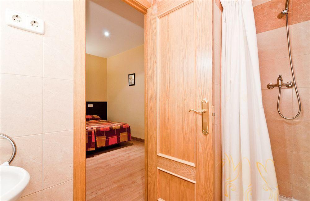 Hostal Las Cortes Madrid Buitenkant foto