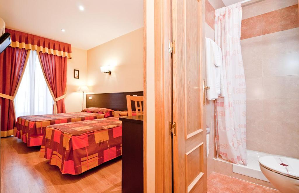 Hostal Las Cortes Madrid Buitenkant foto