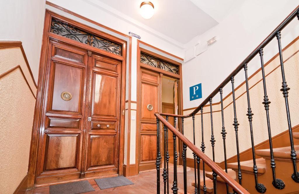 Hostal Las Cortes Madrid Buitenkant foto