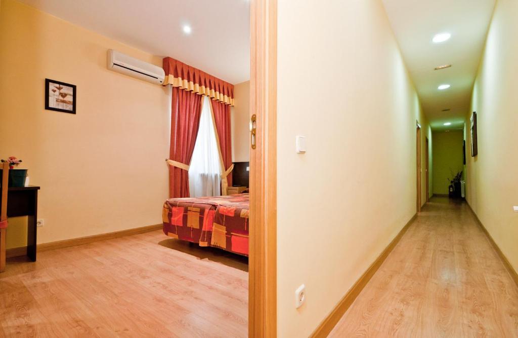 Hostal Las Cortes Madrid Buitenkant foto