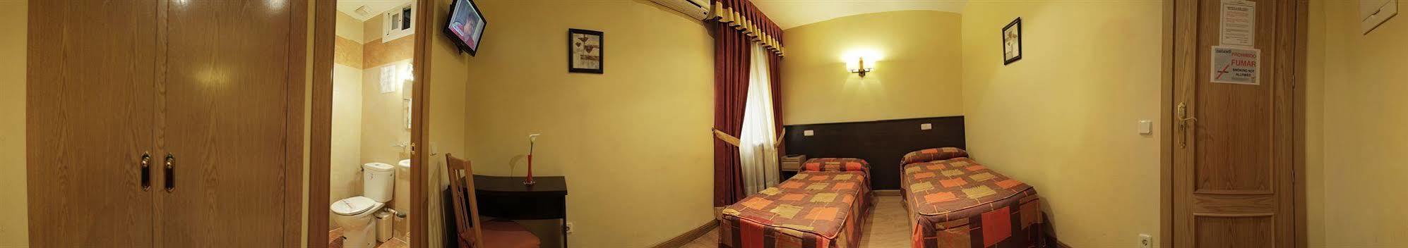 Hostal Las Cortes Madrid Buitenkant foto